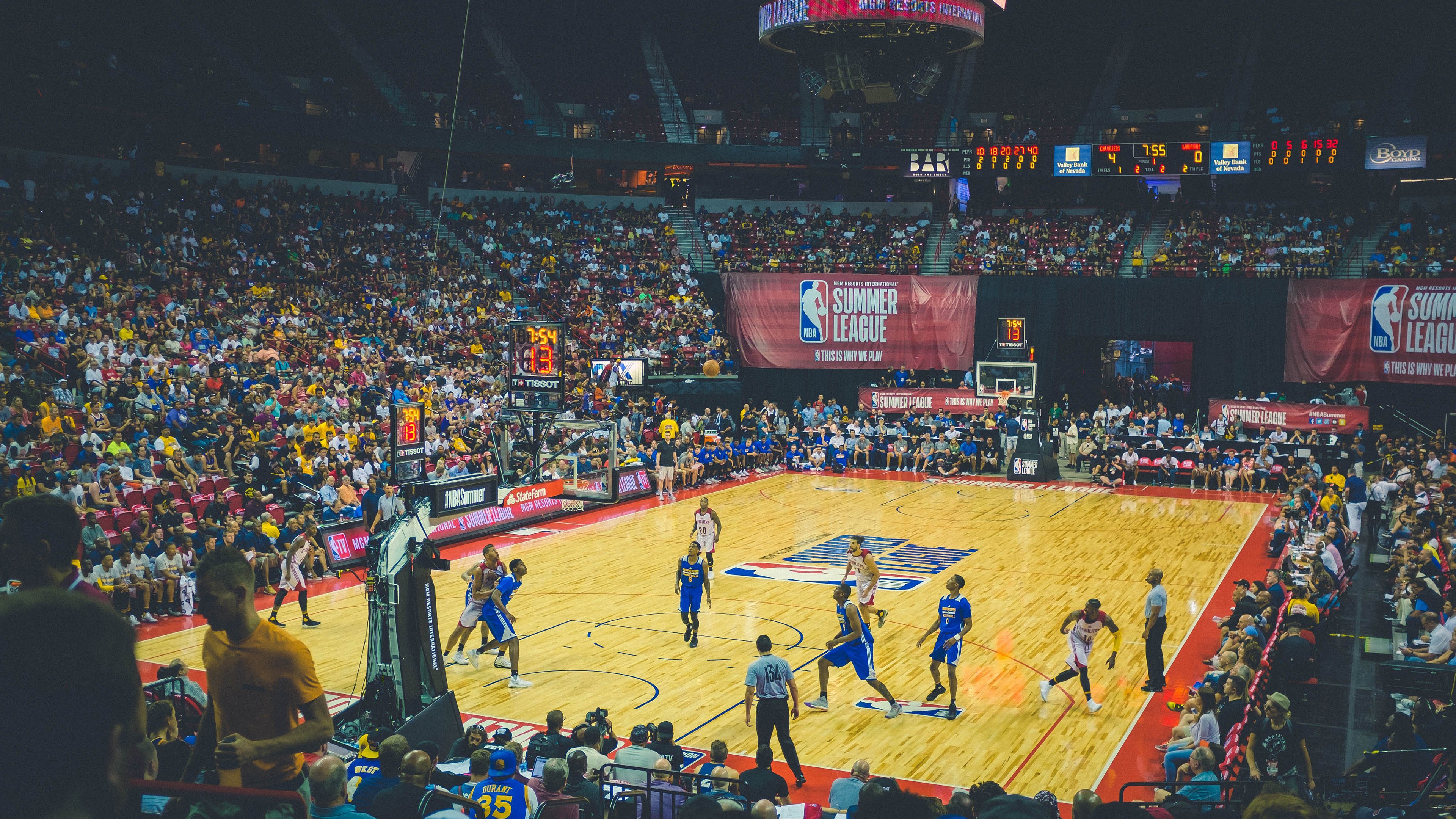 体育无极限当中国篮球遇上NBA巨星，英超赛场竟成伦纳德封神之地